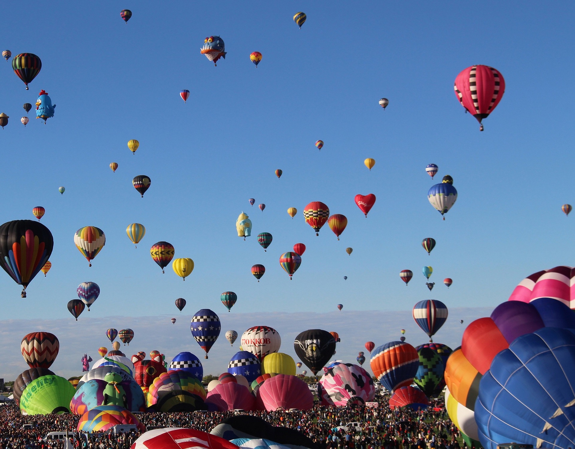 hot-air-balloons-2127076_1920